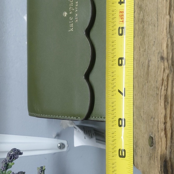 NWT Kate Spade Olive Green Scallop-Edge Smooth Leather Gemma Wallet - Picture 6 of 7